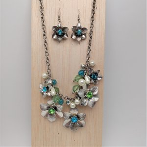 Premiere Designs "Garden Gate" Silver tone and Rhinestone Floral Statement Necklace Earrings Jewelry Set