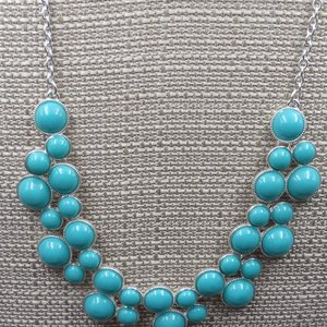 Liz Claiborne Silver Tone Teal Green Round Cabochons Pretty Vintage  Statement Bib Necklace