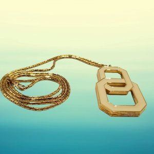 MONET Gold Tone and Light Cream Yellow Enamel Interlocking Links Pendant and Snake Chain
