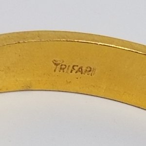 Crown Trifari Cream Enamel and Gold Tone Small Bangle Bracelet