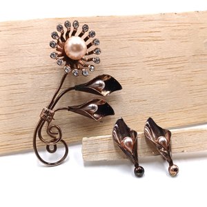 Vintage Retro Copper Tone Floral Brooch and Earrings Jewelry Set