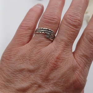 Vintage Sterling Silver Native Inspired Wrap Around Feather Ring Size 9