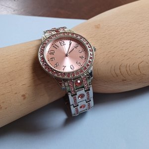 Vintage Shiny Silver Tone with Pink Rhinestones Metal link Bracelet Quartz Watch