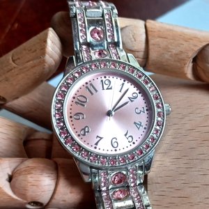 Vintage Shiny Silver Tone with Pink Rhinestones Metal link Bracelet Quartz Watch