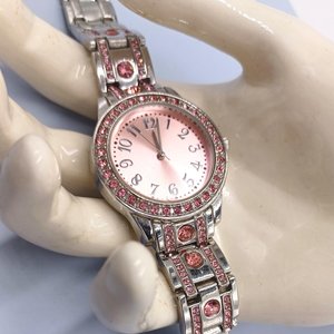 Vintage Shiny Silver Tone with Pink Rhinestones Metal link Bracelet Quartz Watch
