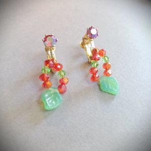 Vintage Summertime Green Leaves and Pink Flowers Glass Beads, Necklace, Stretch Bracelet and Screw Back Earrings Jewelry Set