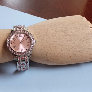Vintage Shiny Silver Tone with Pink Rhinestones Metal link Bracelet Quartz Watch