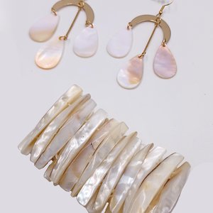 White Natural Mother of Pearl Bracelet, Necklace and Dangle Earrings Jewelry Set
