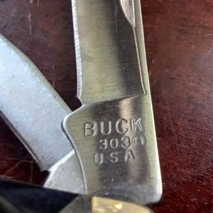 1997 Buck Cadet 303  3 Blade Pocket Knife, New in Gift Tin