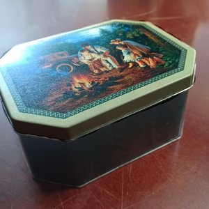 1997 Buck Cadet 303  3 Blade Pocket Knife, New in Gift Tin