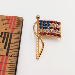 Vintage US American Flag  Gold Tone and Rhinestones Brooch
