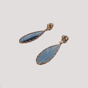 Elegant Vintage Fashion Gold and Smokey Grey Beveled Glass Leaf Dangle Pierced Earrings