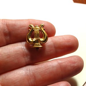 Vintage Gold Tone Lyre, US Navy Band Leader Staff Officer Collar Insignia Pin