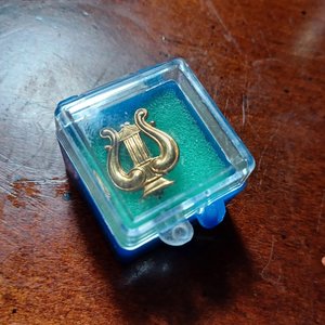 Vintage Gold Tone Lyre, US Navy Band Leader Staff Officer Collar Insignia Pin