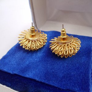 Vintage Gold Tone Wire Looped Flower Post Earrings, Wire Dandelions, Pierced Earrings