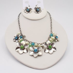 Premiere Designs "Garden Gate" Silver tone and Rhinestone Floral Statement Necklace Earrings Jewelry Set