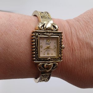 Vivani, Gold Tone Claddagh Ornate Ladies Quartz Clamper Wrist Watch