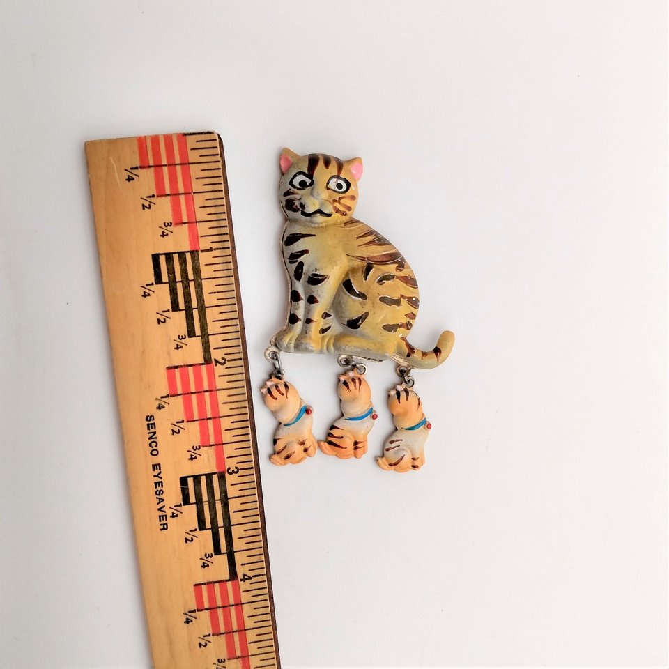 Fridge Magnet Orange Tabby Mother Cat and 3 Kittens , Made in Korea, Vintage