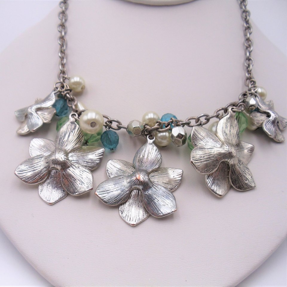 Premiere Designs "Garden Gate" Silver tone and Rhinestone Floral Statement Necklace Earrings Jewelry Set