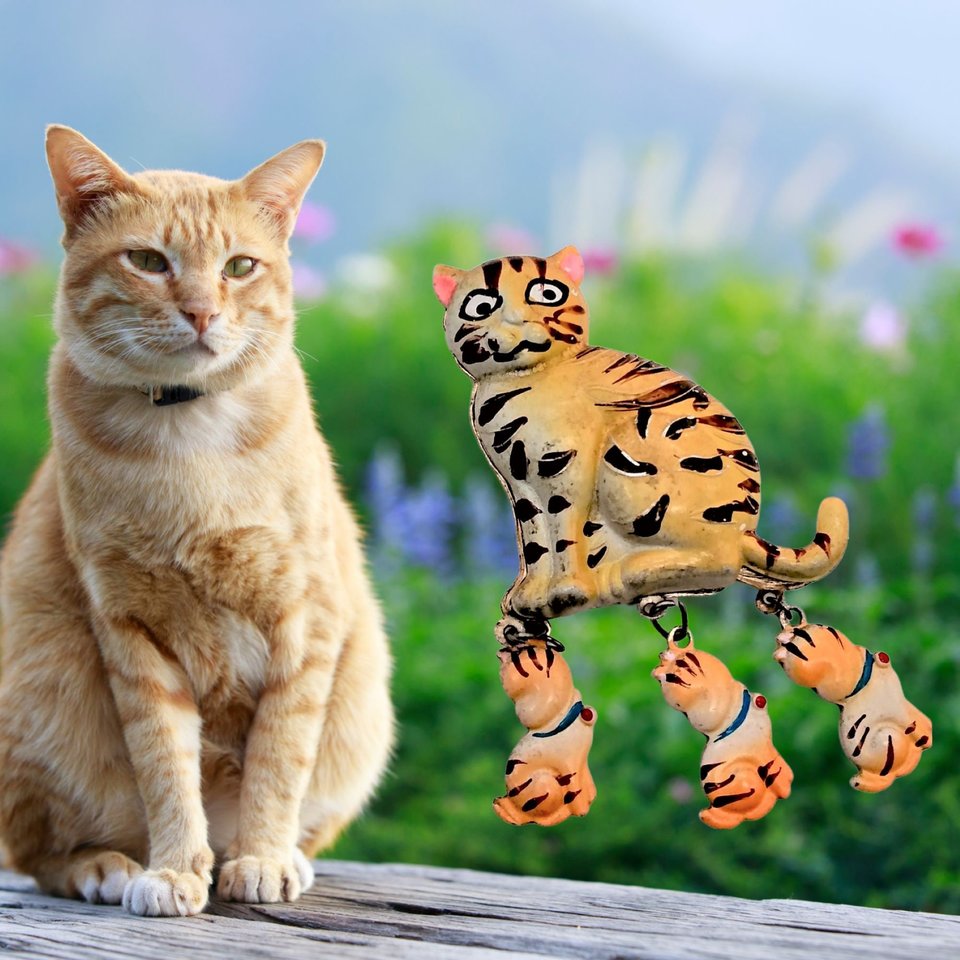 Fridge Magnet Orange Tabby Mother Cat and 3 Kittens , Made in Korea, Vintage