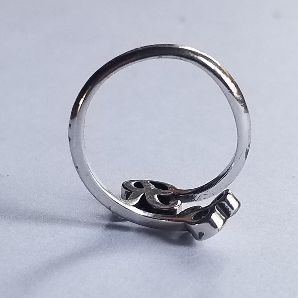 Retired Vintage ©Disney Sterling Silver Initial Letter R CZ Bypass Ring , Size 5.25