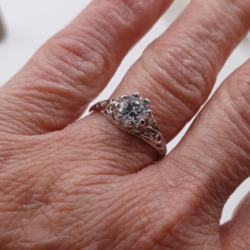 Vintage Sterling Silver LIND Filigree Cubic Zirconia Solitaire Ring Size 8