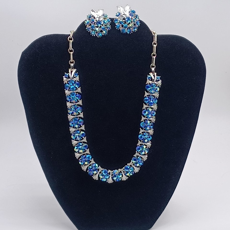 Vintage Lisner and Pakula Silver Tone and Light Blue Peacock Aurora Borealis Rhinestones Jewelry Set, Maximum Sparkle, Demi Parure