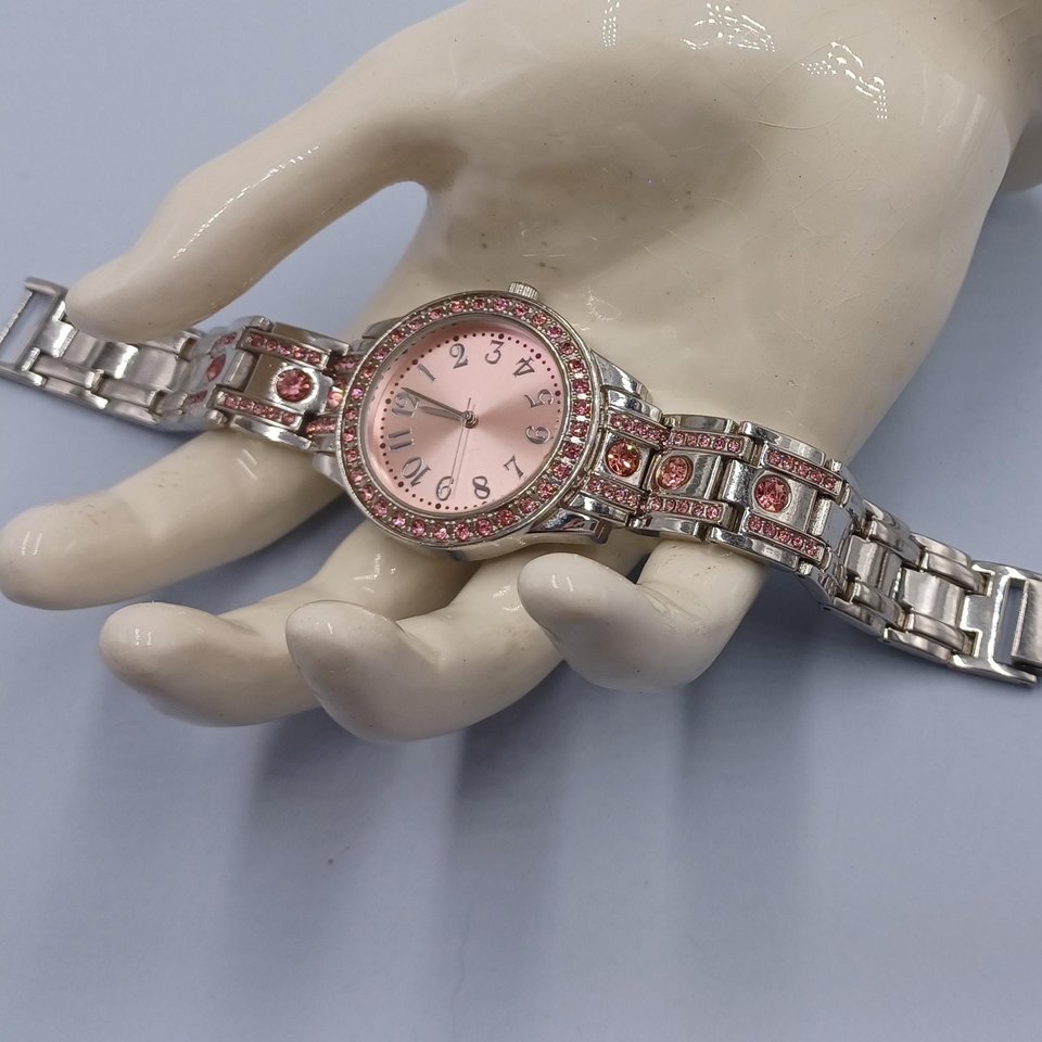 Vintage Shiny Silver Tone with Pink Rhinestones Metal link Bracelet Quartz Watch