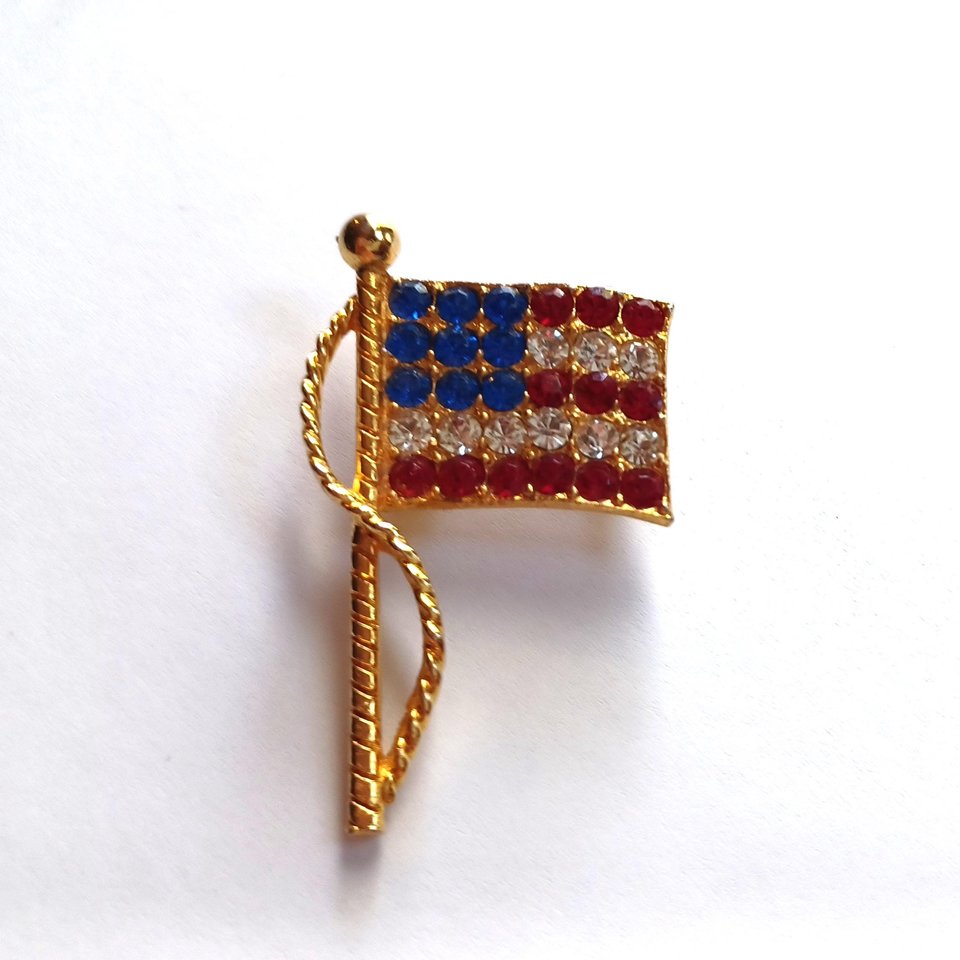 Vintage US American Flag  Gold Tone and Rhinestones Brooch
