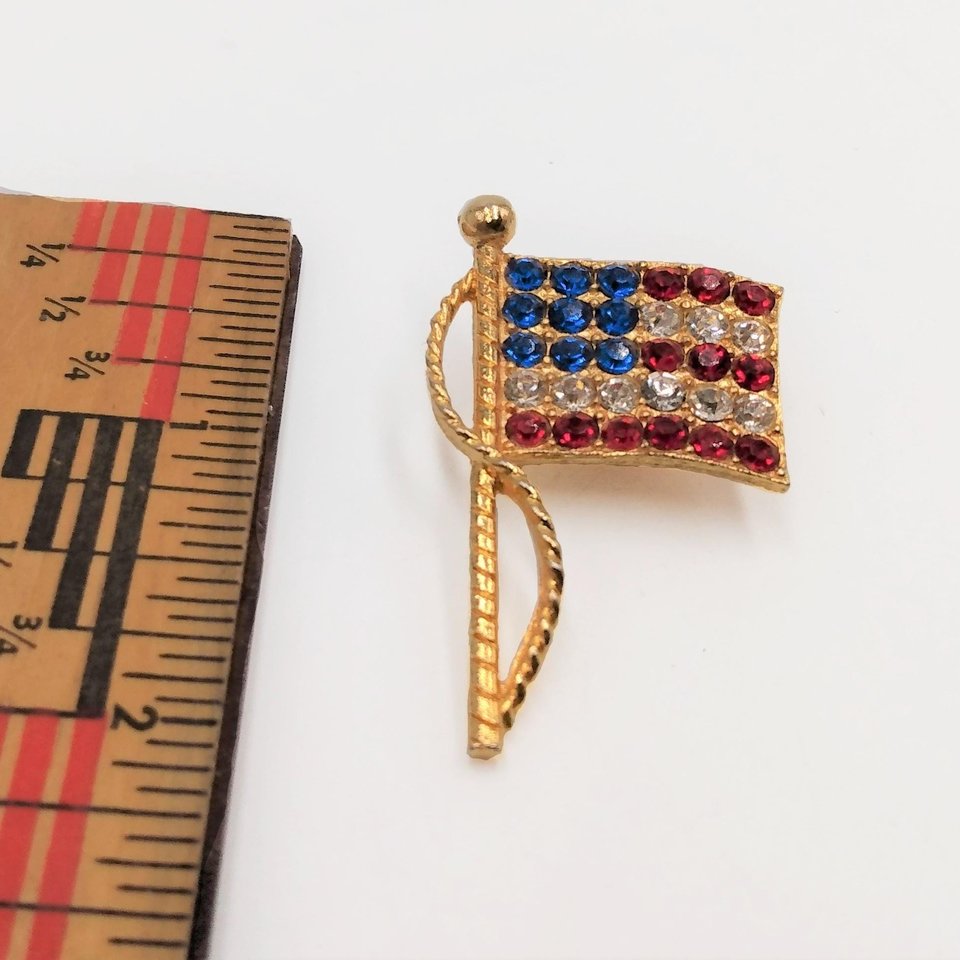 Vintage US American Flag  Gold Tone and Rhinestones Brooch