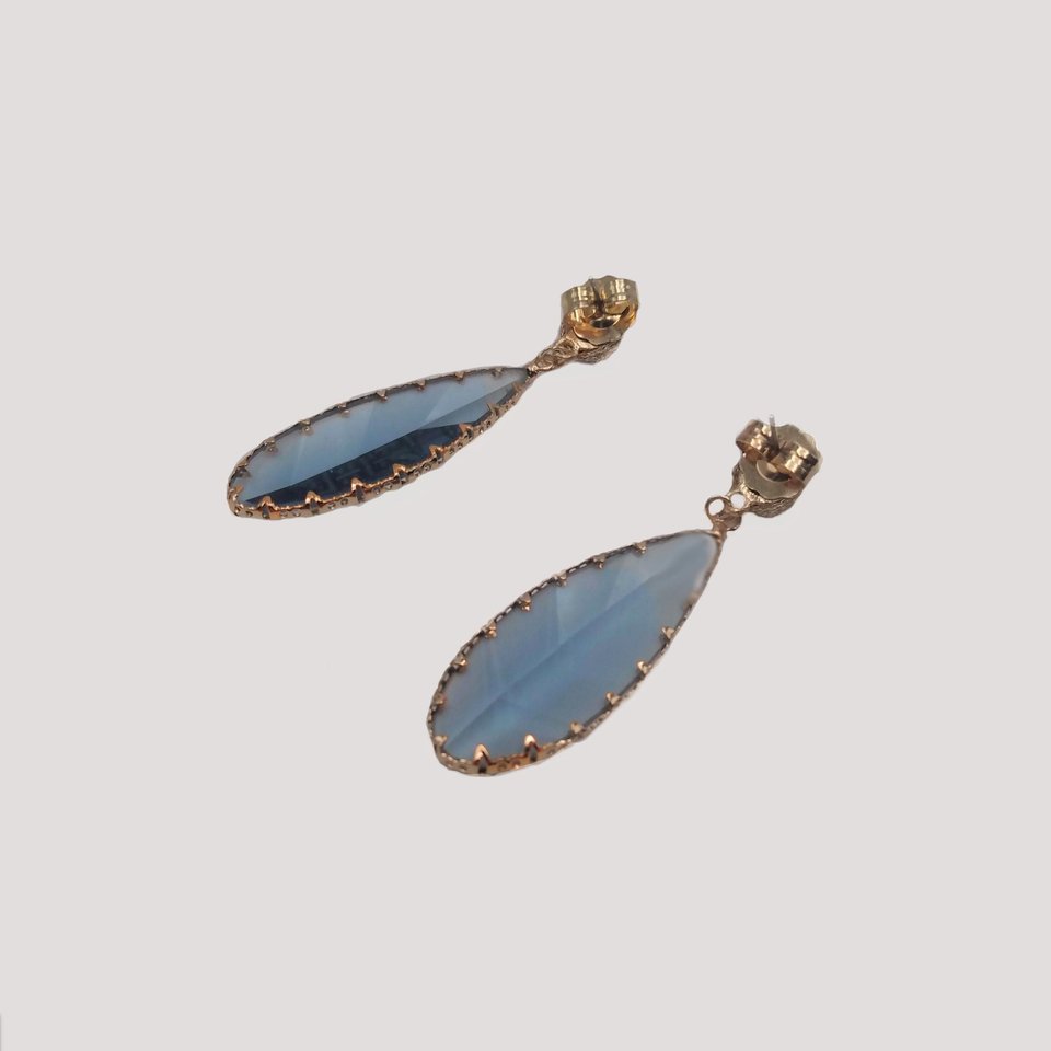 Elegant Vintage Fashion Gold and Smokey Grey Beveled Glass Leaf Dangle Pierced Earrings