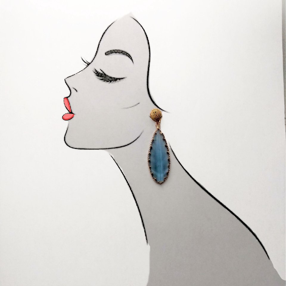 Elegant Vintage Fashion Gold and Smokey Grey Beveled Glass Leaf Dangle Pierced Earrings