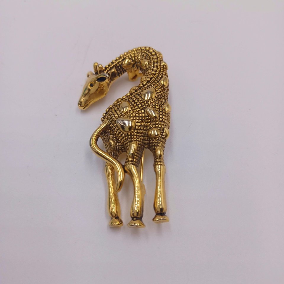 Premier Designs Shiny Ladies Gold Tone Giraffe Brooch, Giraffe Lover Gift