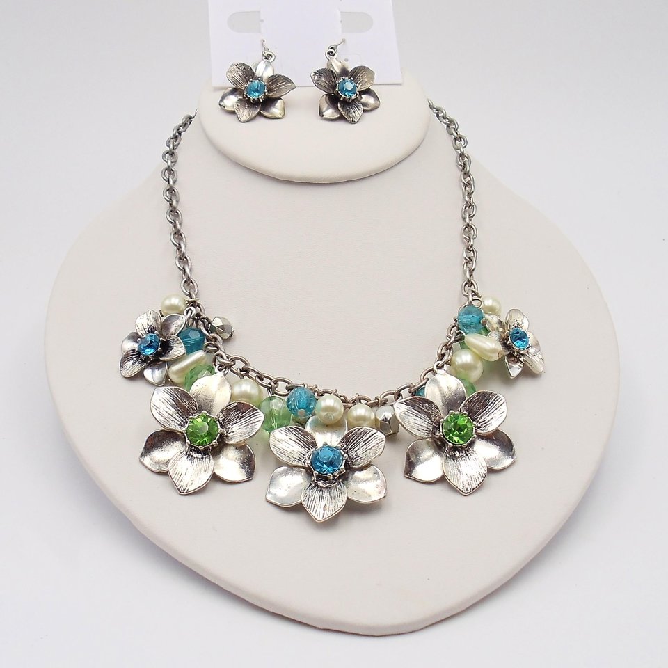 Premiere Designs "Garden Gate" Silver tone and Rhinestone Floral Statement Necklace Earrings Jewelry Set