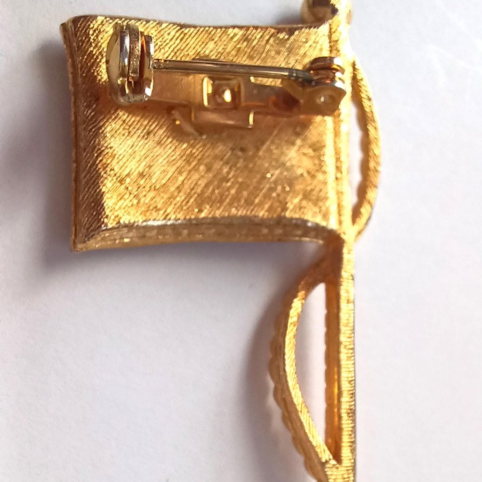 Vintage US American Flag  Gold Tone and Rhinestones Brooch